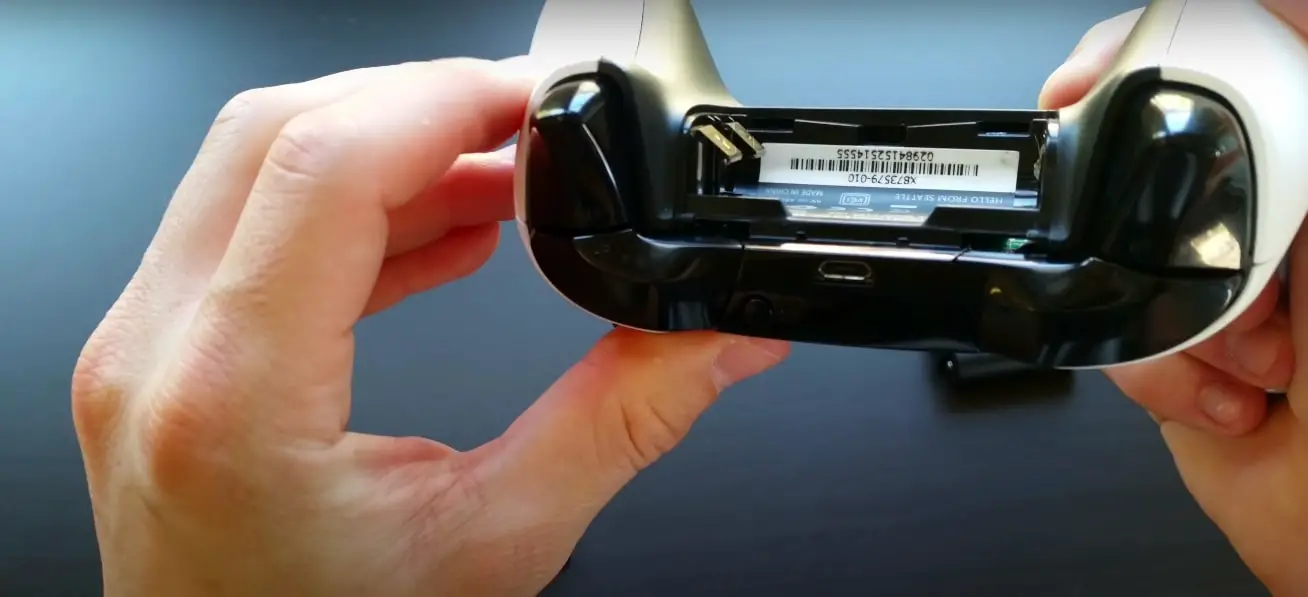 Opening Xbox One Controller Battery
