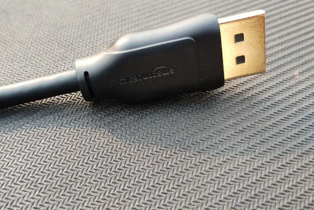 DisplayPort cable